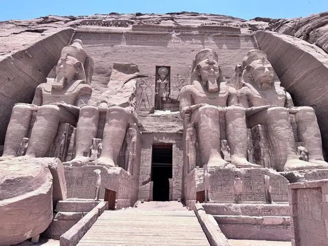阿布辛贝勒神庙